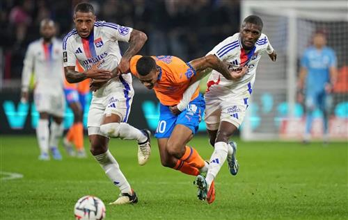 Lyon đấu với Marseille