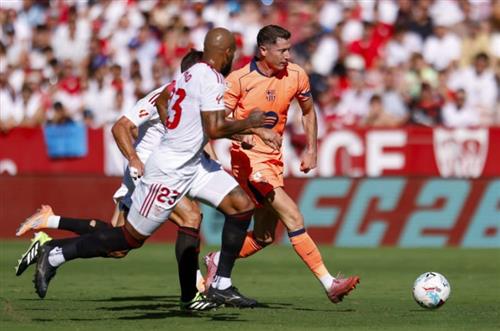 Sevilla đấu với Barcelona