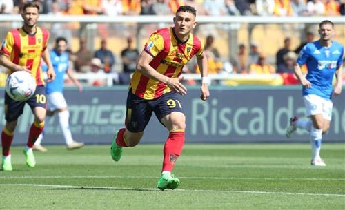 Lecce đấu với Empoli