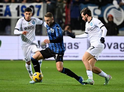 Atalanta đấu với Napoli