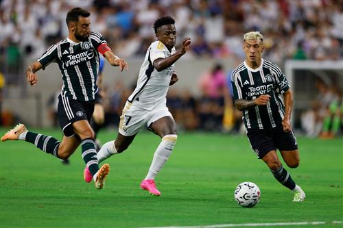 Real Madrid đấu với Manchester United