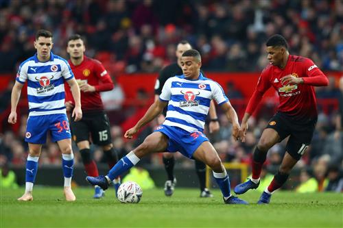 Manchester United đấu với Reading