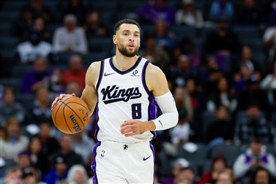 Trạng thái cạnh tranh đang nóng! LaVine ghi được 31 điểm khi bắn 10 ăn 18 và giành được 2 rebound.