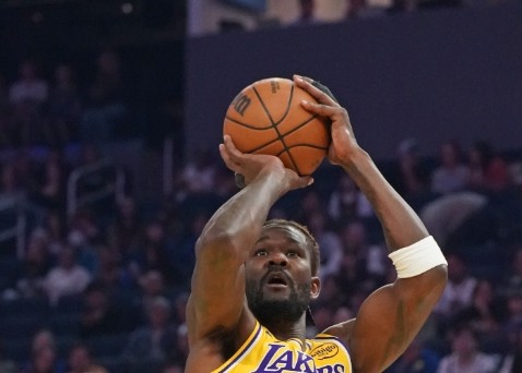 Trận chiến này trấn áp Bunyama Yama! Ayton ghi được 22 điểm khi bắn 9/13 và giành được 10 rebound.