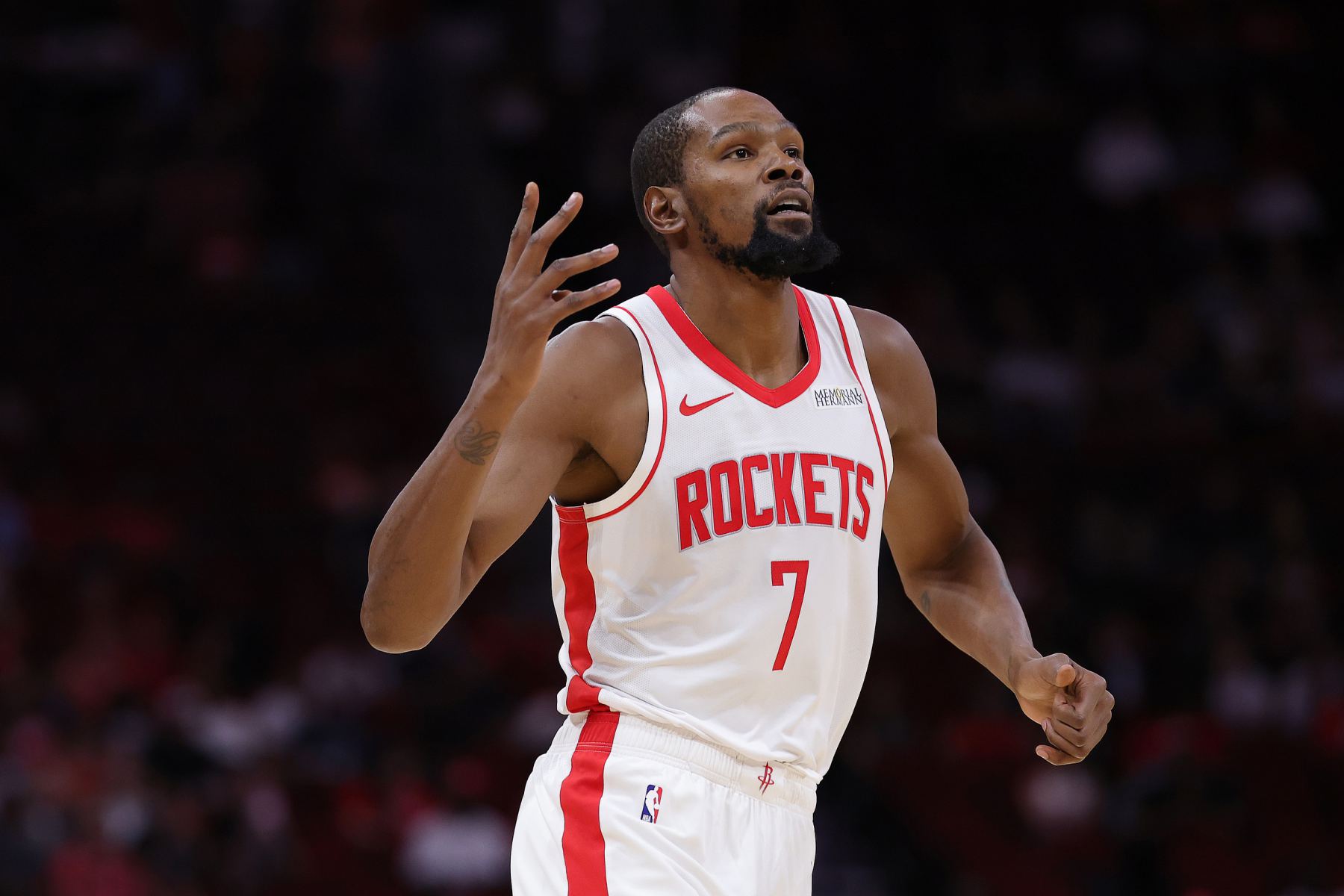 Durant thực hiện 12 trong số 19 cú sút, ghi được 30 điểm và 5 rebound, với điểm cộng trừ cao nhất trận đấu là +37.